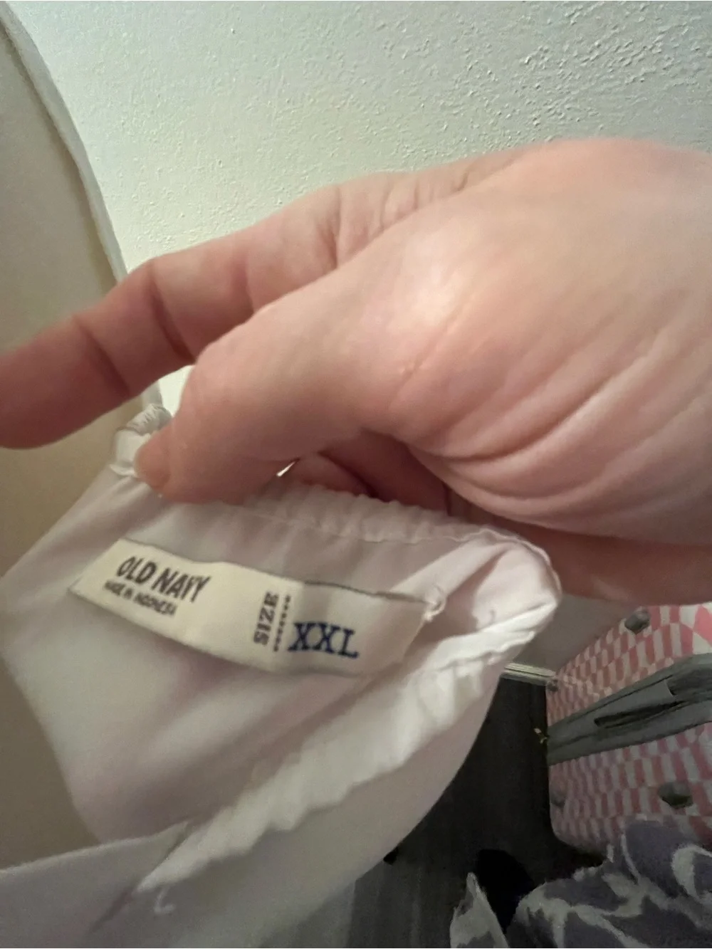 Old Navy White Ruffle V-Neck Tank - Picture 3 of 3